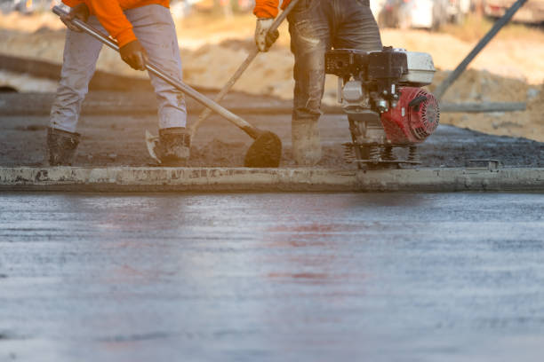 Best Concrete Pool Decks in Fowlerville, MI